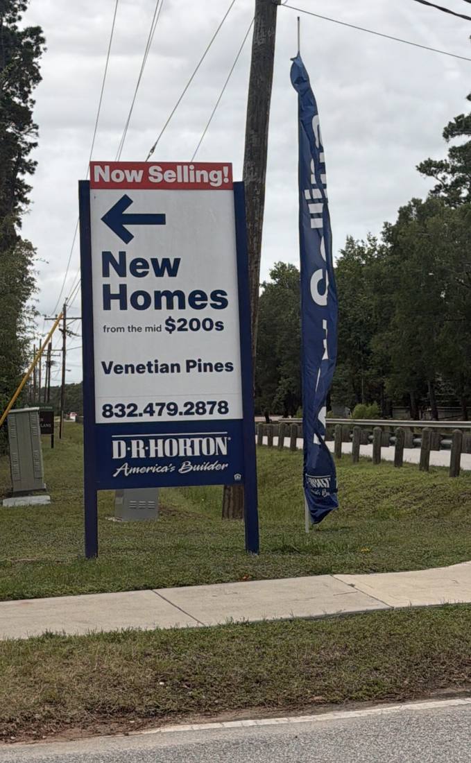 D.R. Horton Venetian Pines — Now Selling sign